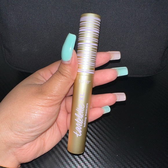 Tarte- Tartelette XL Tubing Mascara - Picture 8 of 9